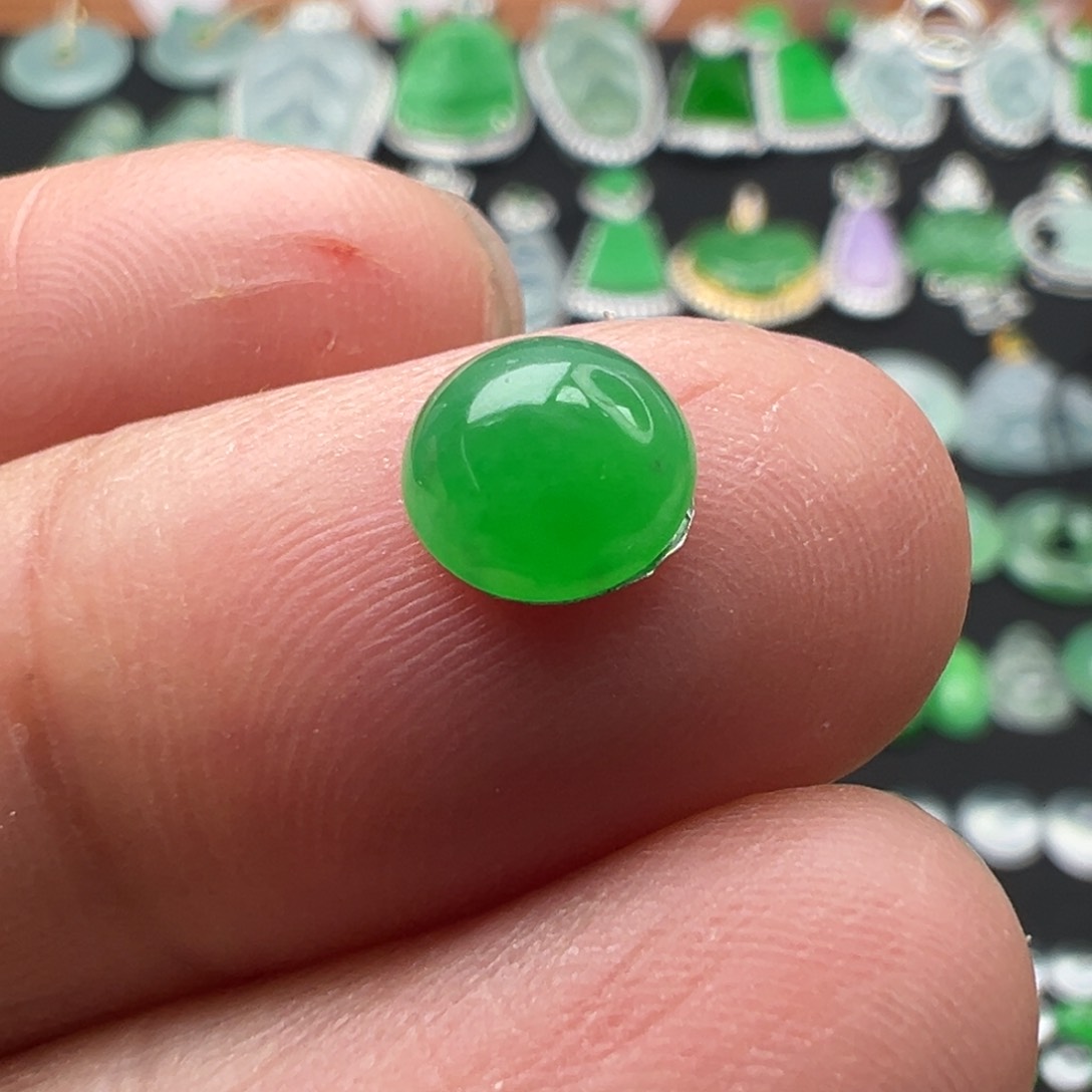 翡翠颈饰未镶嵌蛋6.7