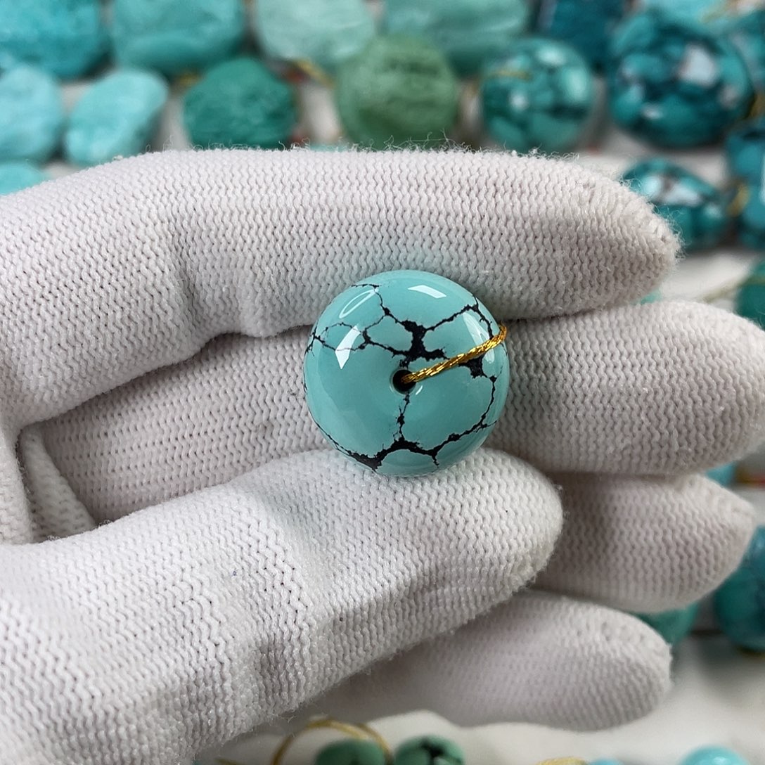 绿松石未镶嵌挂件