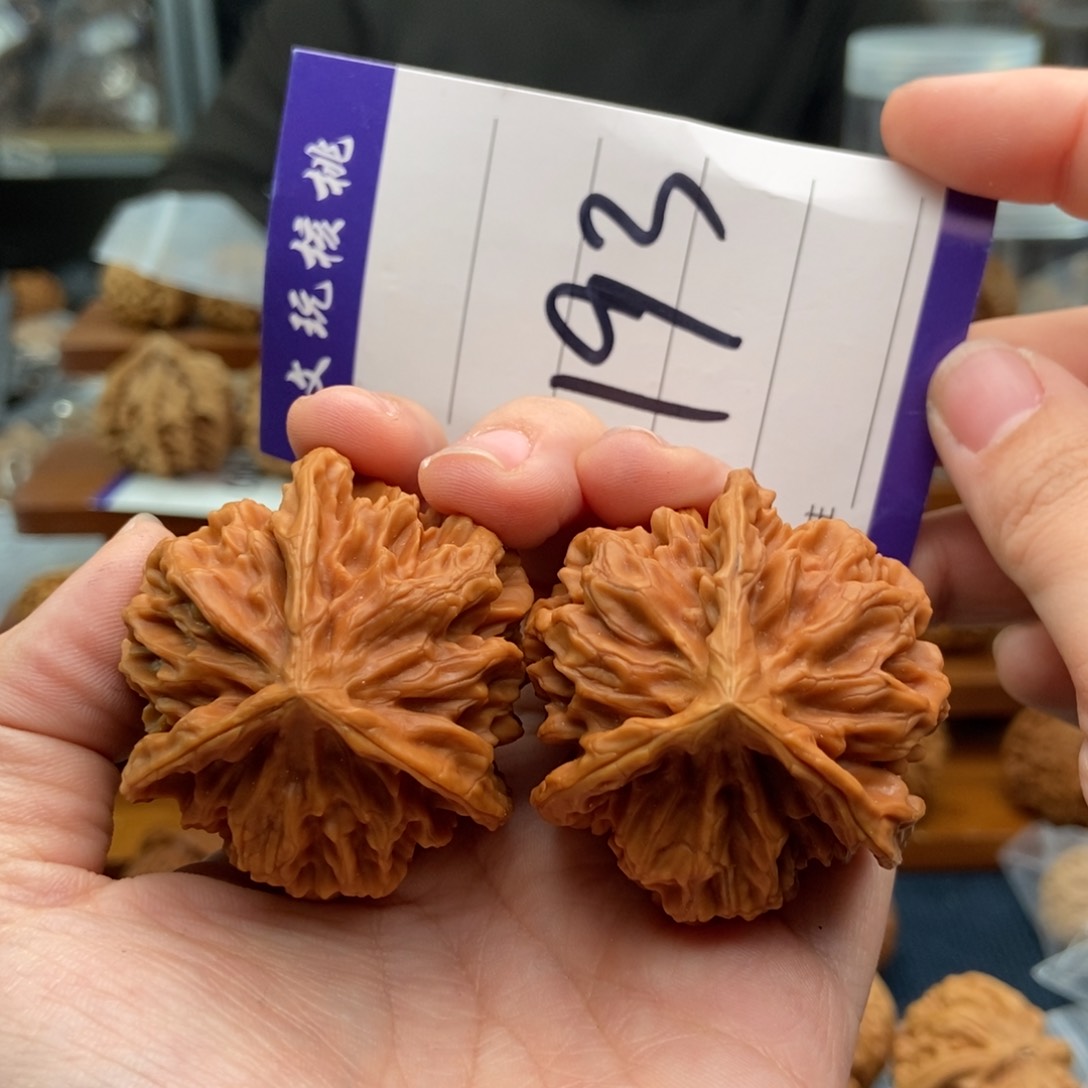 文玩核桃吊坠45正奔