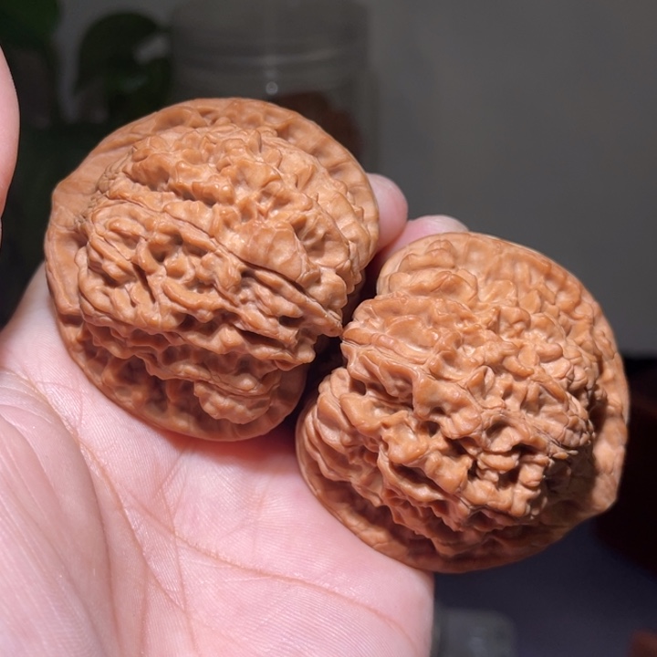 Z***.文玩核桃吊坠           51