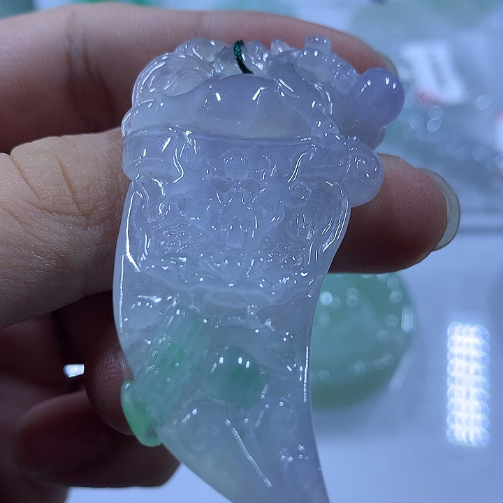 翡翠未镶嵌颈饰天然翡翠A货吊坠