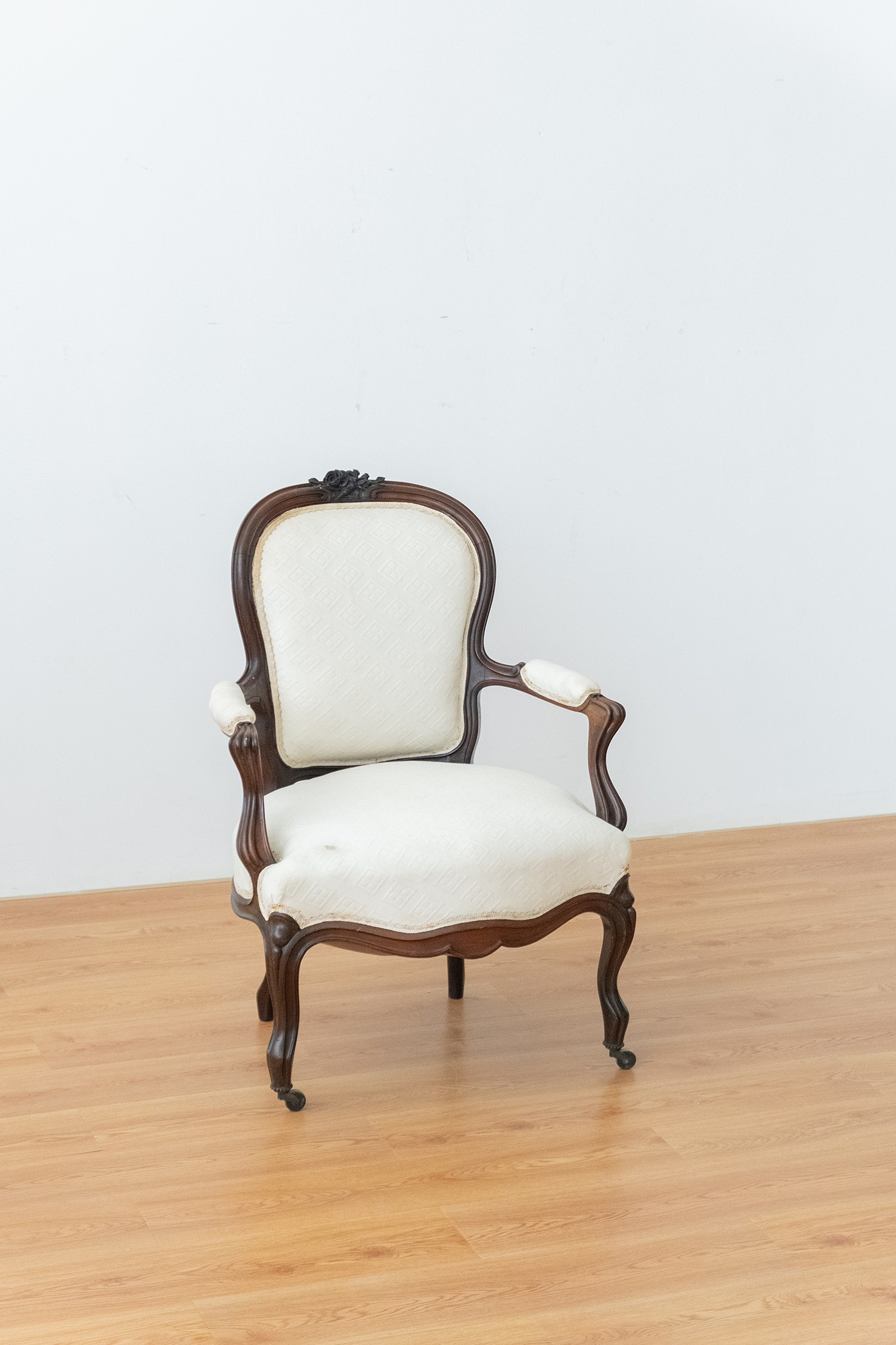 19世纪英国维多利亚时代古典主义桃花芯木古董沙发椅、休闲椅