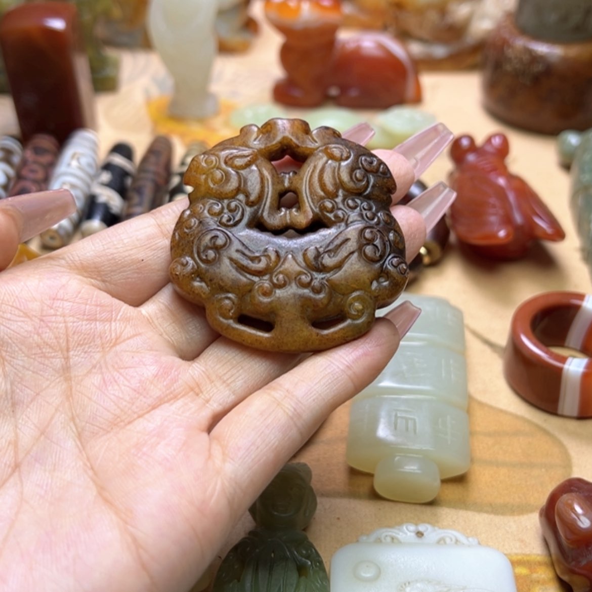 【闪购商品】蛇纹石玉颈饰未镶嵌