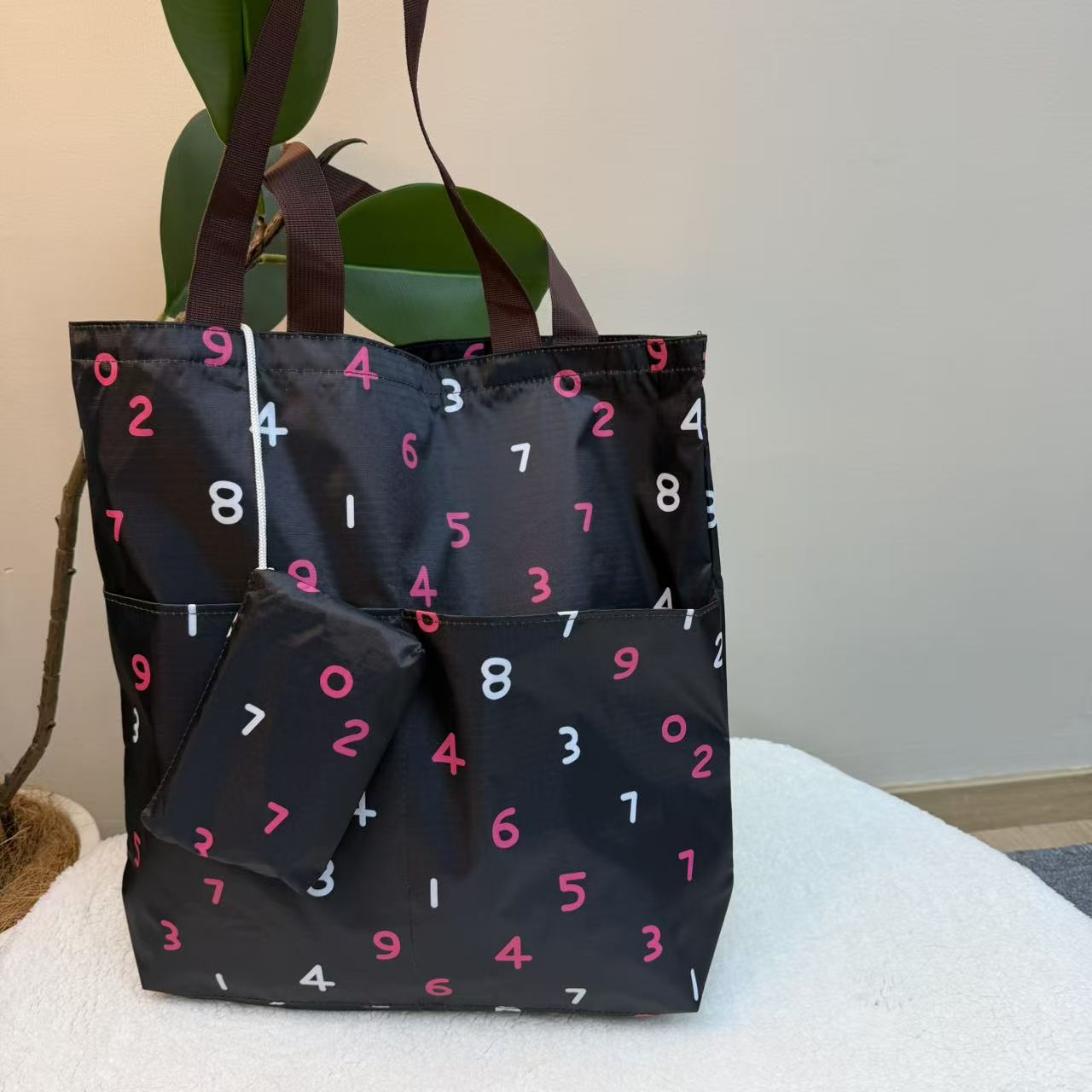 45x40cm 便携时尚折叠收纳多口袋拉链防泼水购物收纳 黑底数字