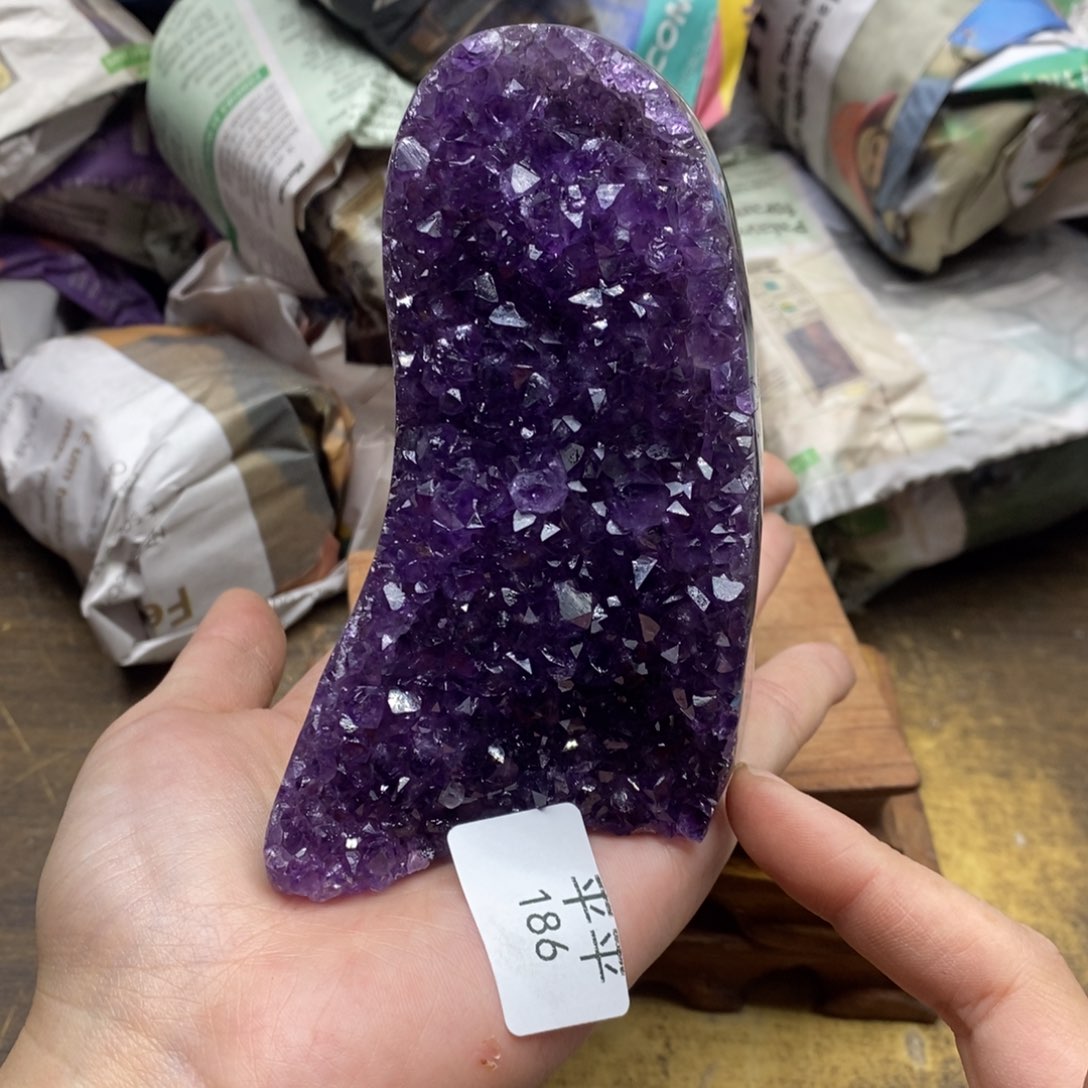 紫晶乌拉圭未镶嵌