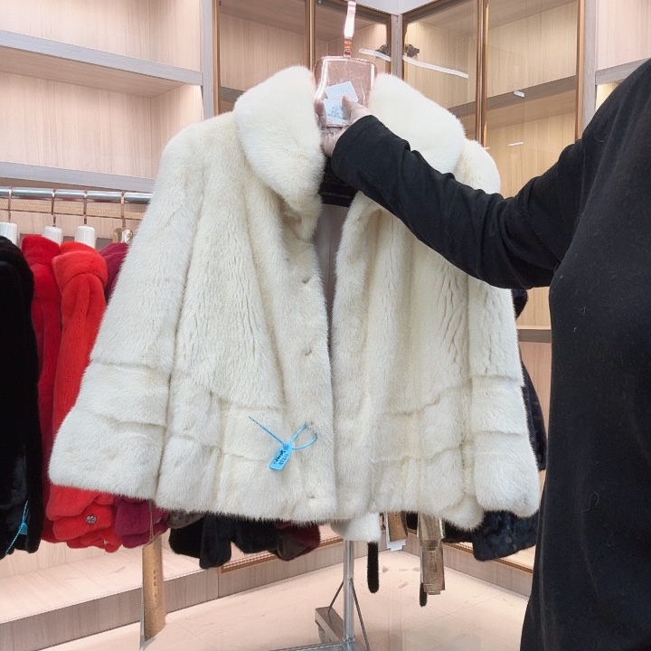 短款白色翻领0465