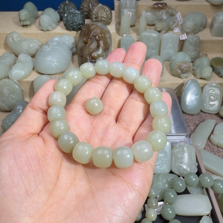 和田玉颈饰未镶嵌追****人