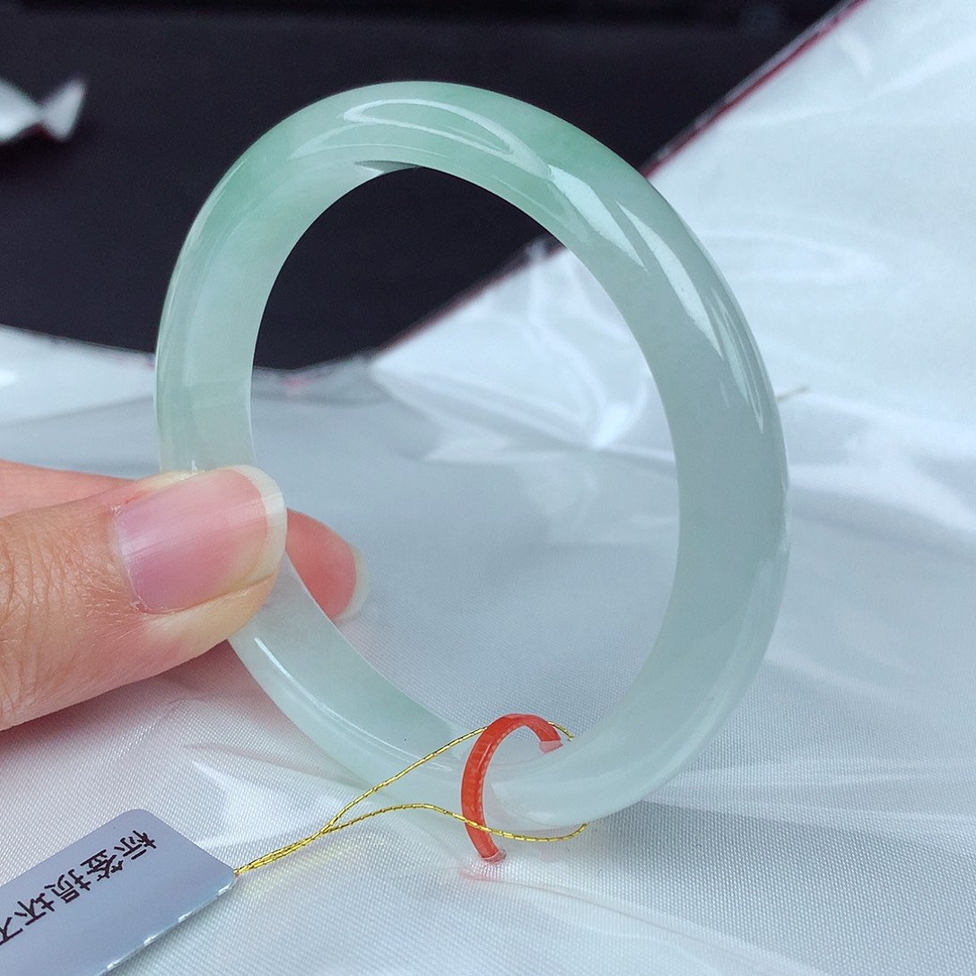 翡翠未镶嵌手镯小**吖56圈4301贵妃