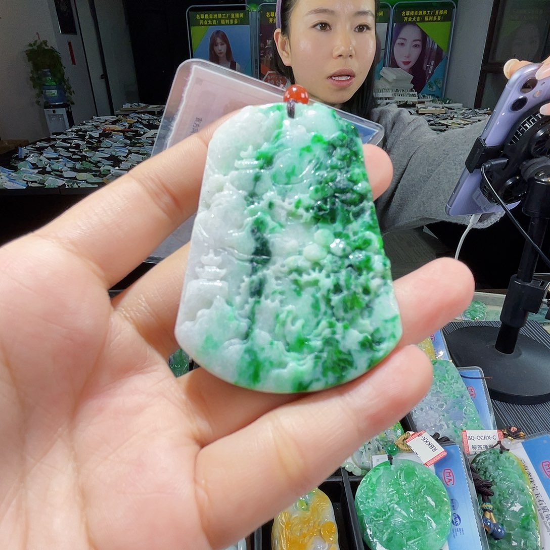 颈饰未镶嵌翡翠一