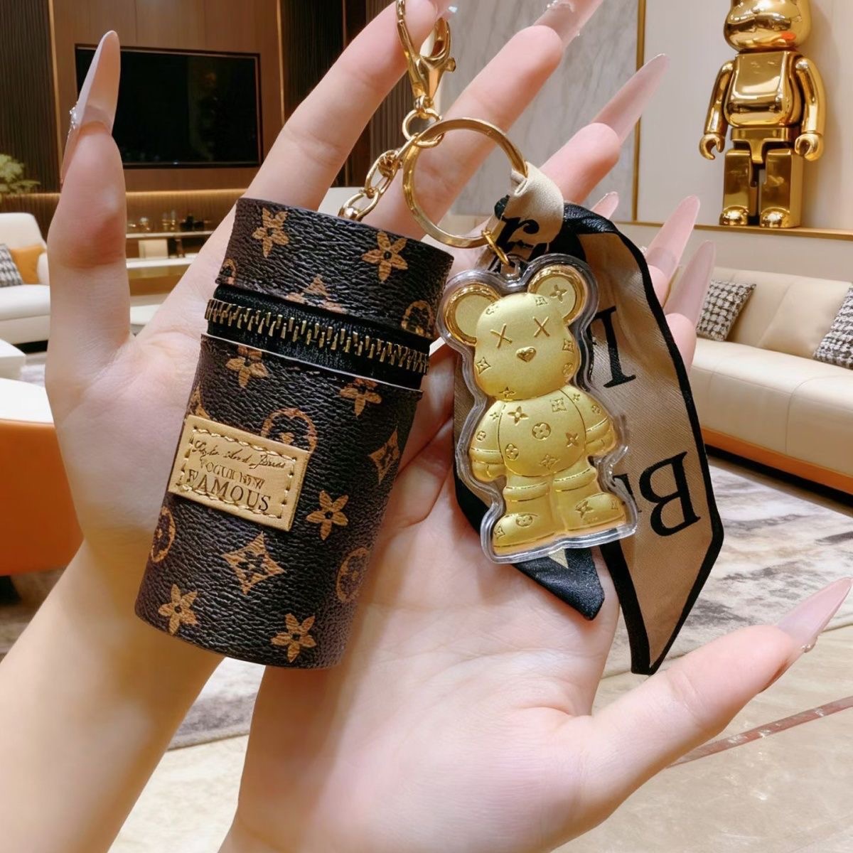 小熊钥匙扣水桶包