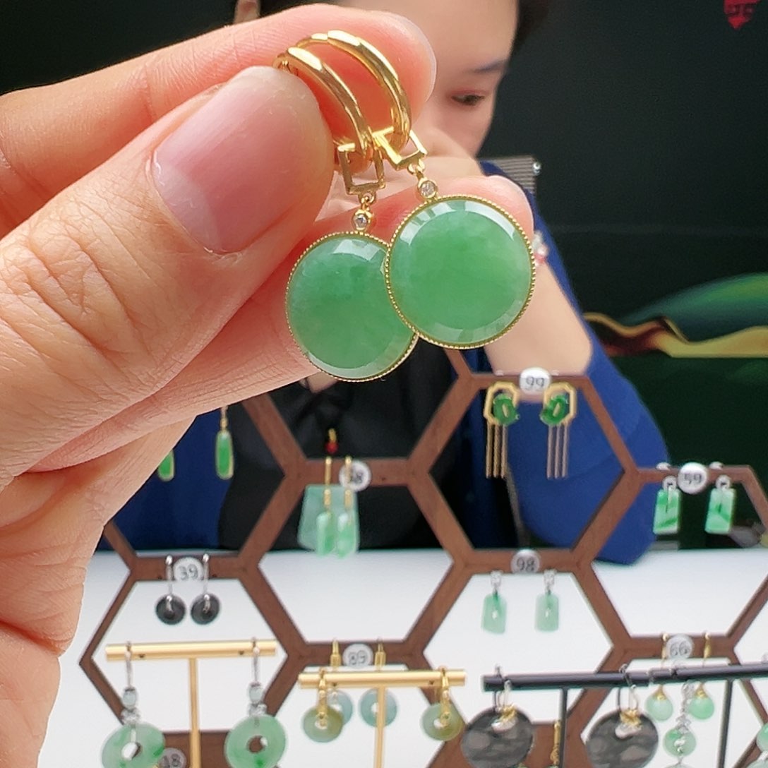 翡翠耳饰18K金镶嵌天然翡翠