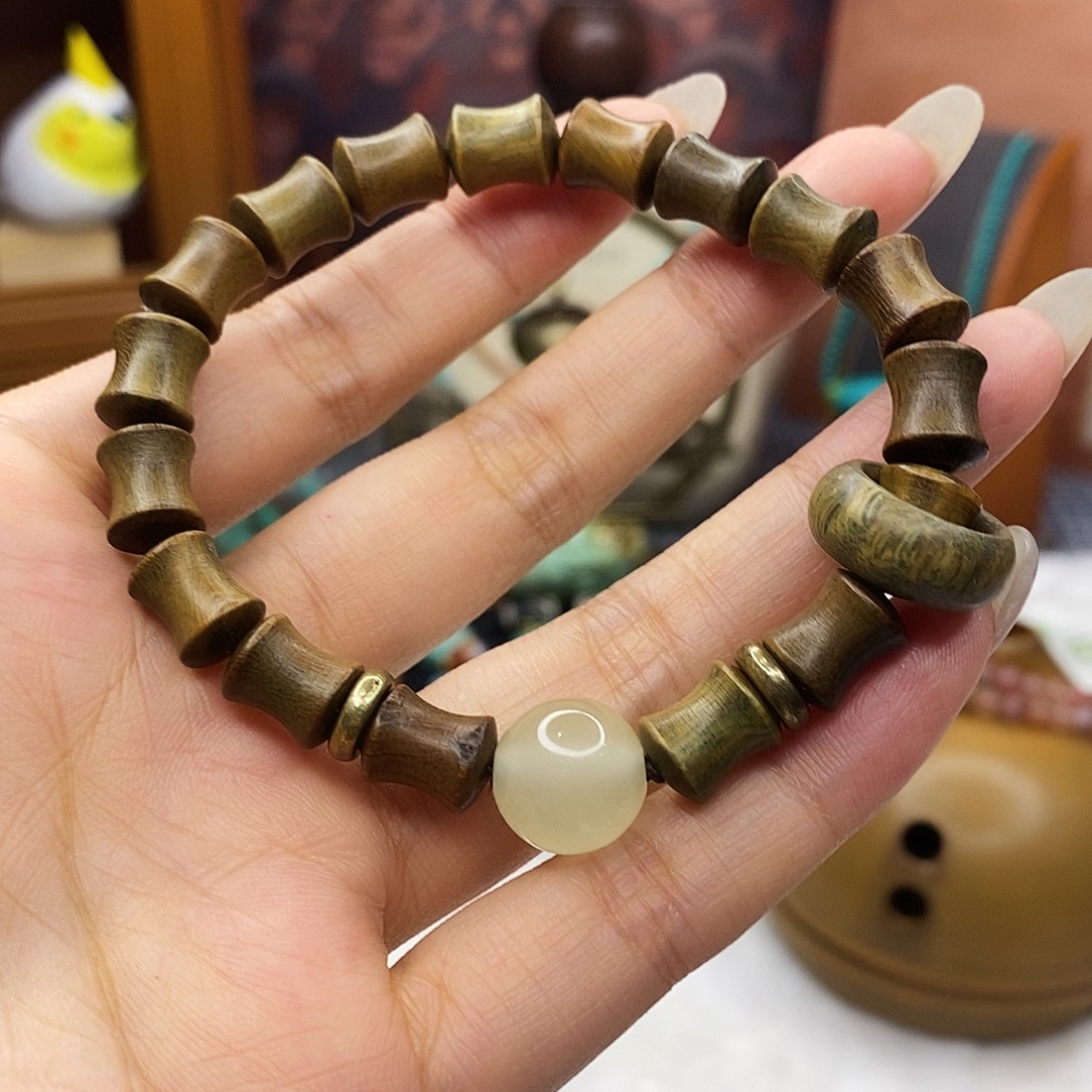 颈饰玻璃啊啊啊啊啊啊