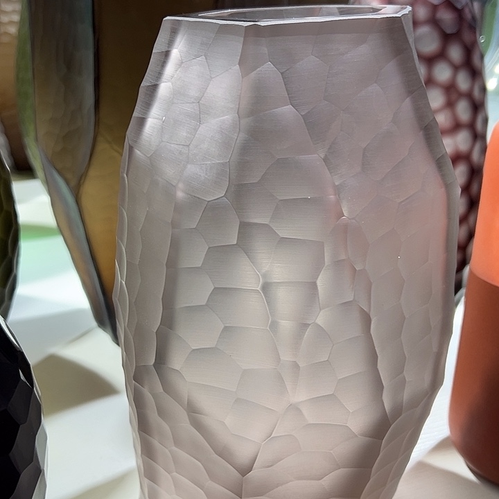 紫粉色磨刻花瓶花器高30口10