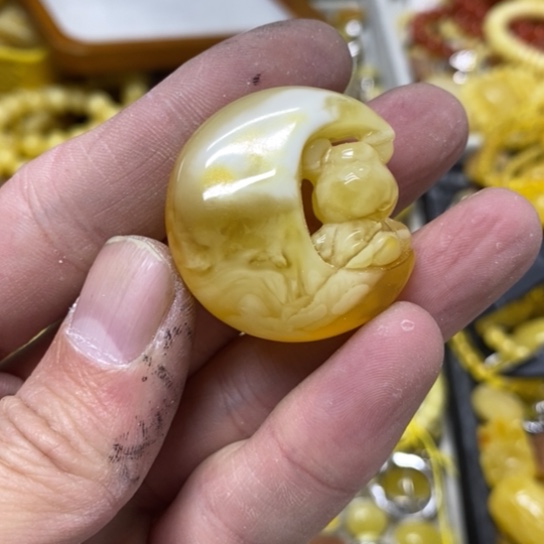 蜜蜡裸石未镶嵌吊坠