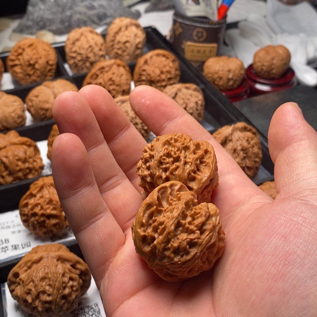 文玩核桃把件苹果园40