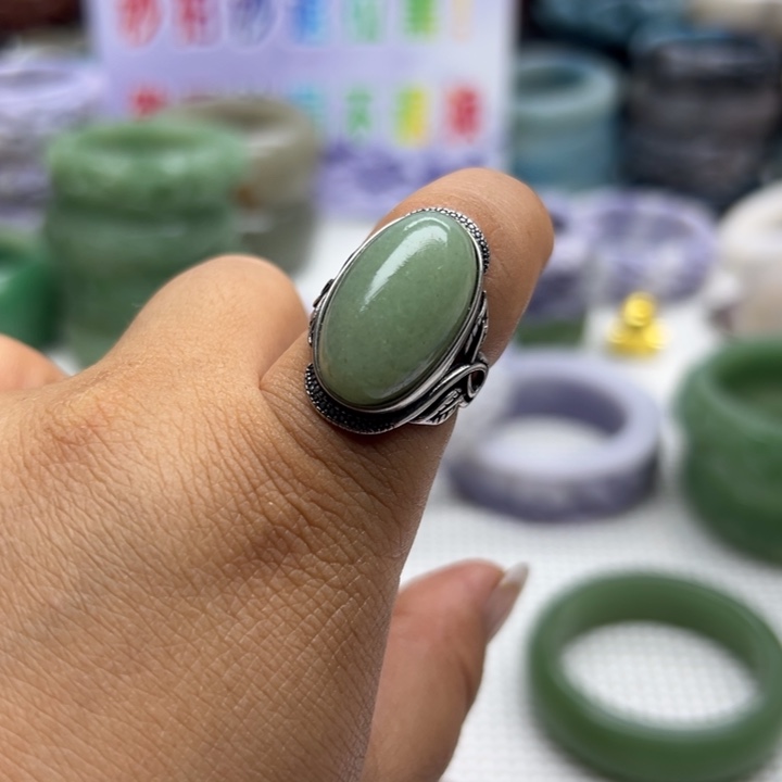 石英岩玉手镯未镶嵌