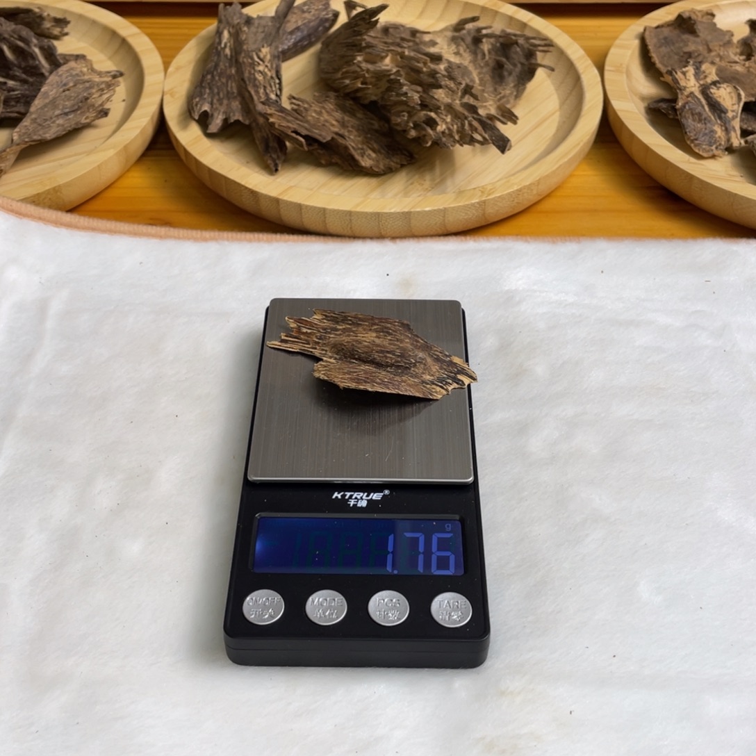 沉香碎屑沉香香港起泡油1.7克