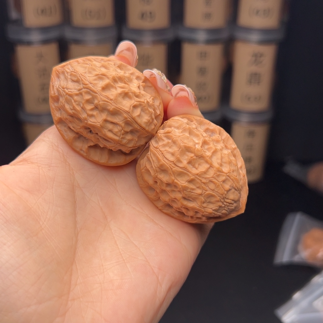 流***牛文玩核桃吊坠穿山甲