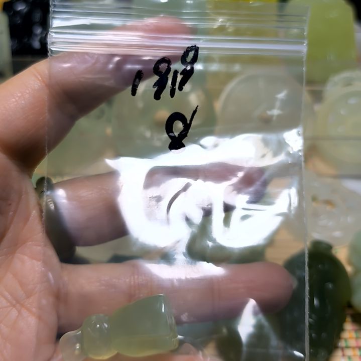 蛇纹石玉颈饰未镶嵌用****9