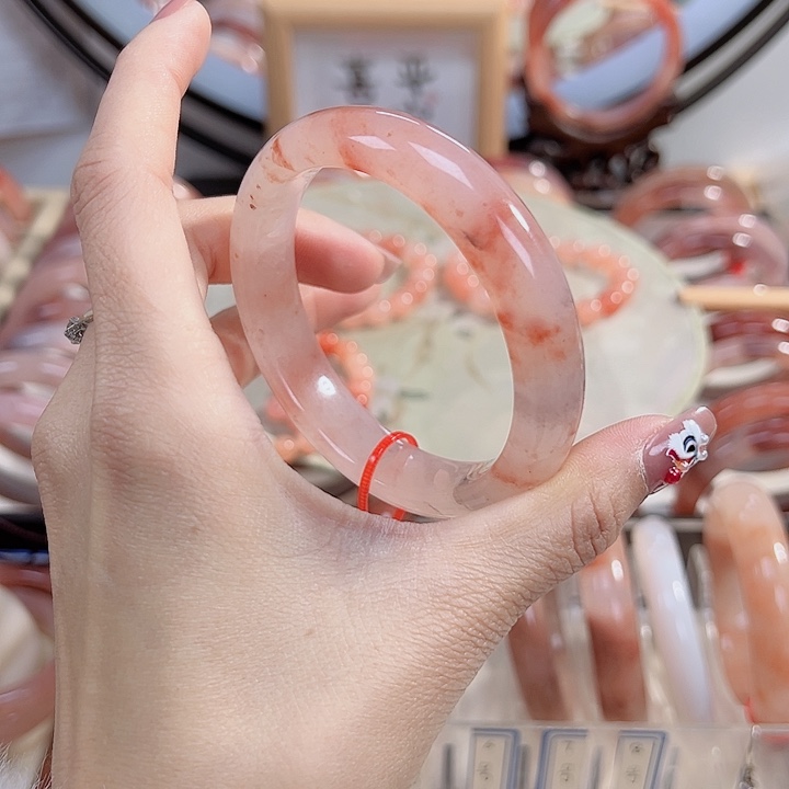 石英质玉手镯未镶嵌珠*