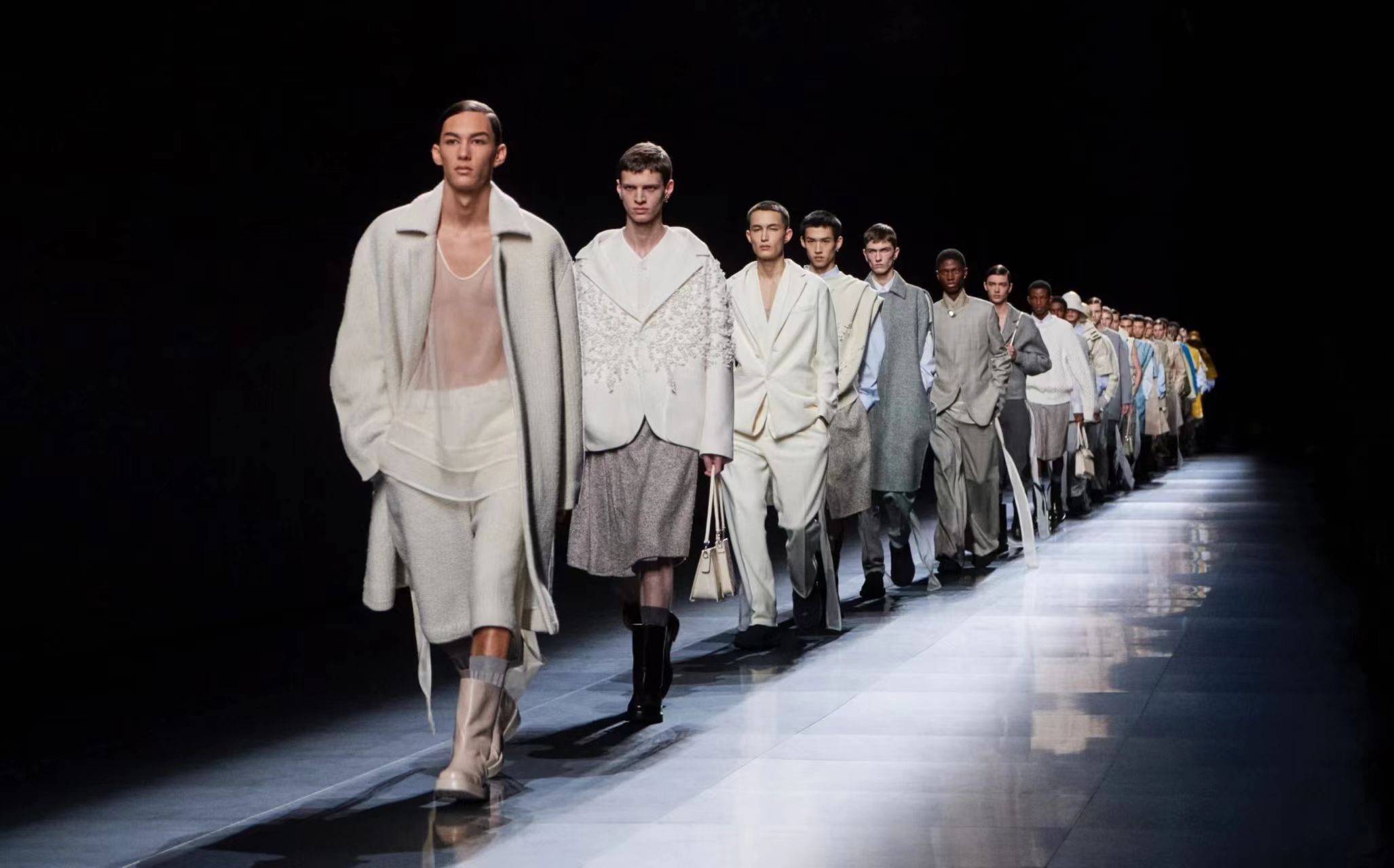 16号编码【 LP】2025欧美时尚潮牌羽绒男装外套1172