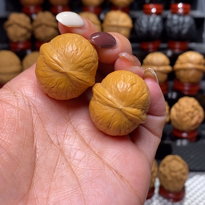 文玩核桃把件手捻晶玉-…………28