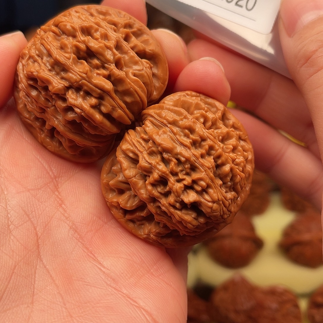 足***O吊坠桃核楼子楼子