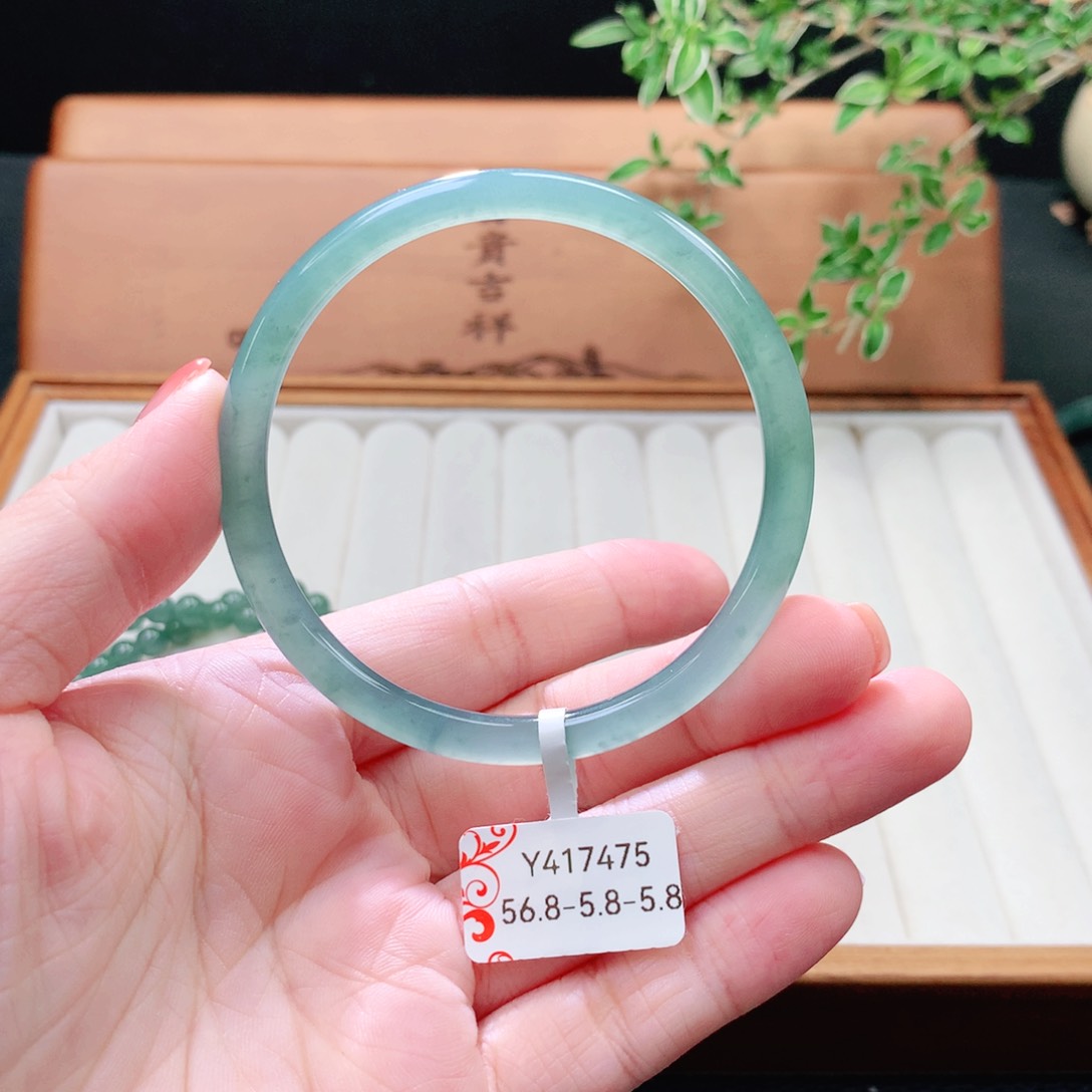 未镶嵌手镯（圆镯）翡翠