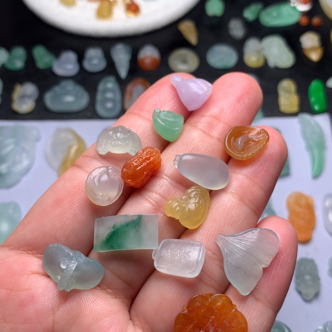 定制翡翠未镶嵌花生