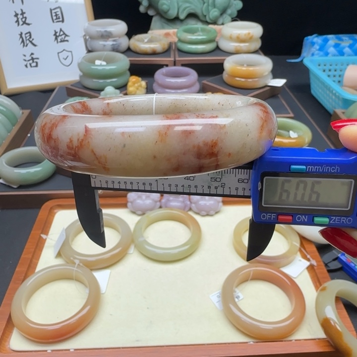 石英质玉未镶嵌手镯