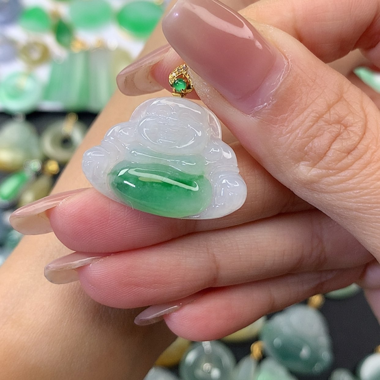 【闪购商品】翡翠吊坠(赠链)18K金镶嵌邂*?