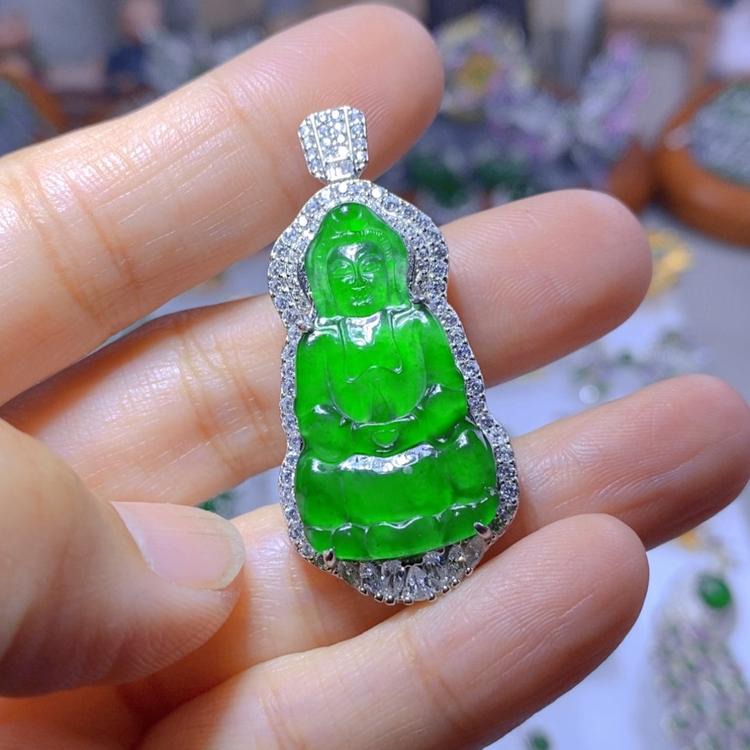 翡翠颈饰银S925镶嵌天然翡翠