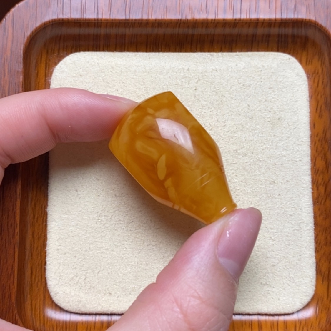 【闪购商品】蜜蜡裸石未镶嵌三通