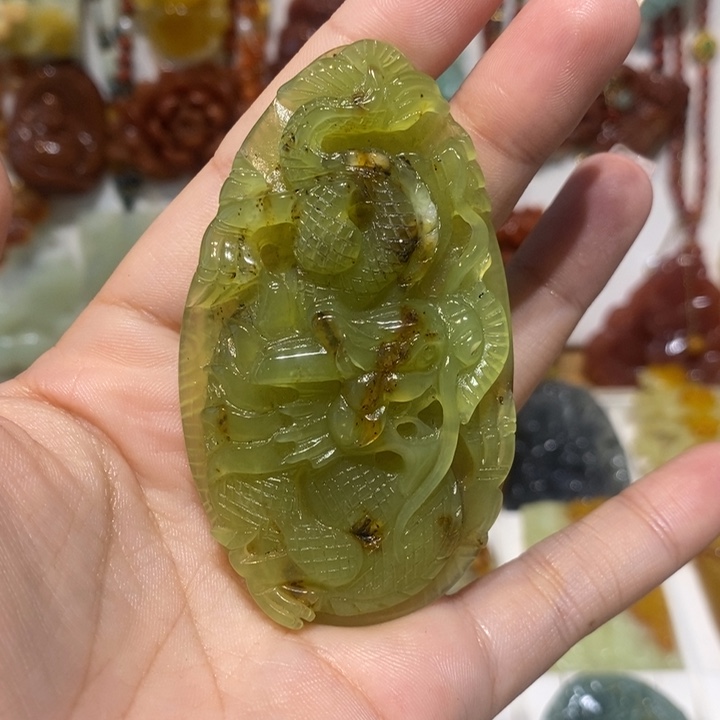 未镶嵌蛇纹石玉颈饰
