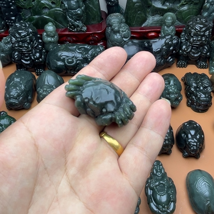 和田玉（糖玉）未镶嵌摆件