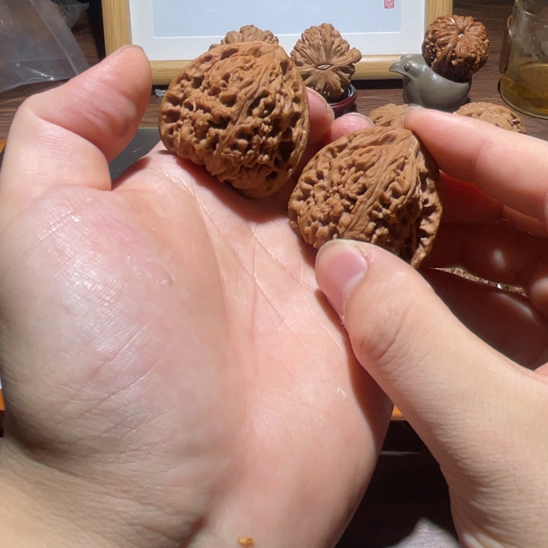 （***）文玩核桃把件40南疆石三角疆