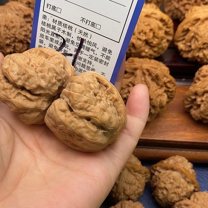 李***弹桃核吊坠蛤蟆狮子头41