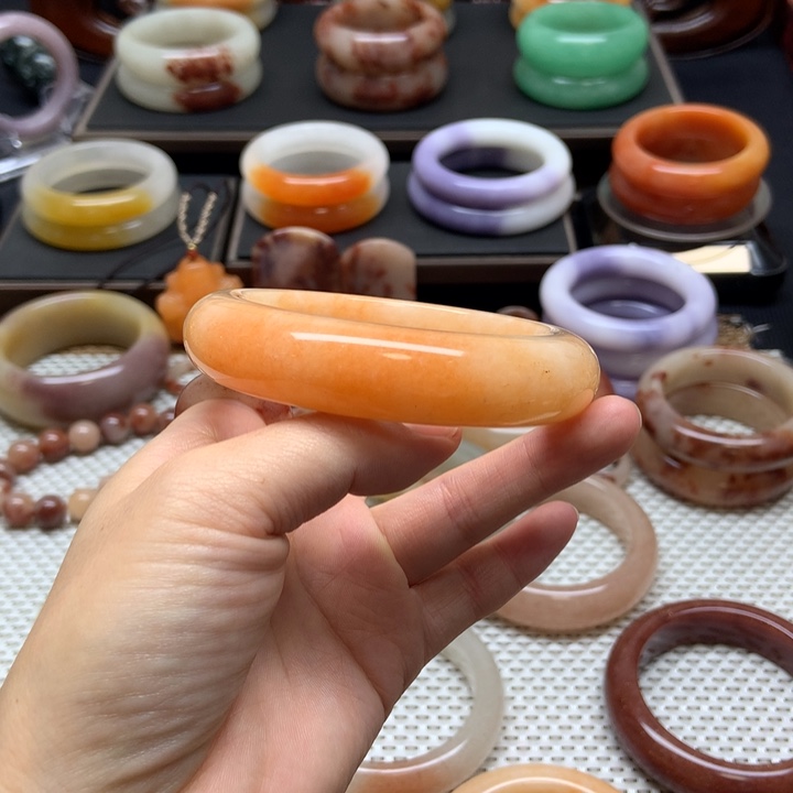 石英质玉未镶嵌手镯