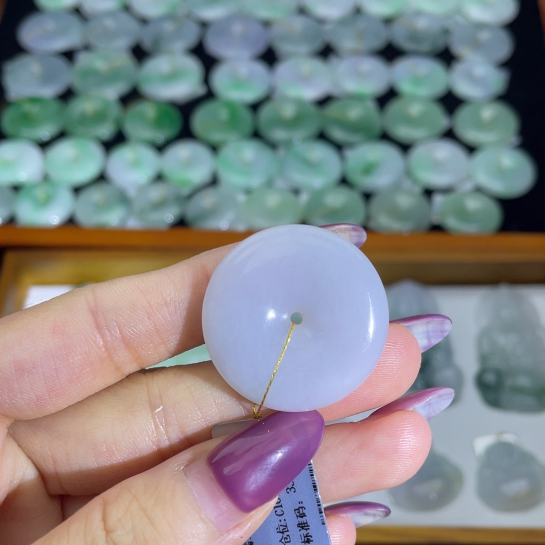 颈饰未镶嵌翡翠平安扣