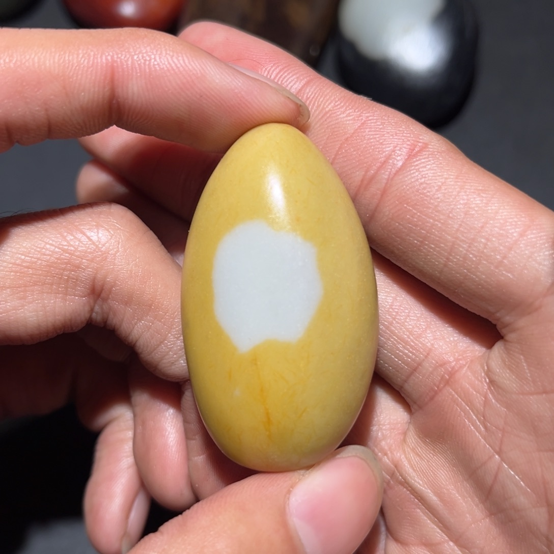 和田玉未镶嵌珠宝奇石