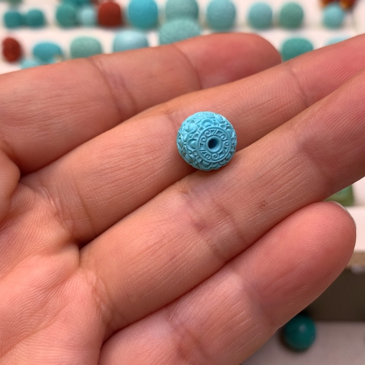 绿松石未镶嵌颈饰