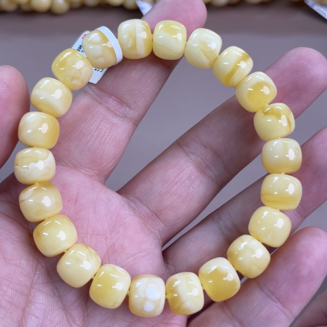 琥珀裸石未镶嵌02700000000