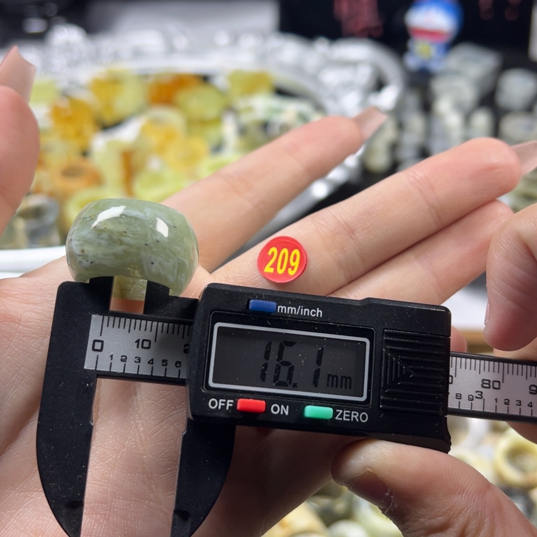 蛇纹石玉未镶嵌戒指