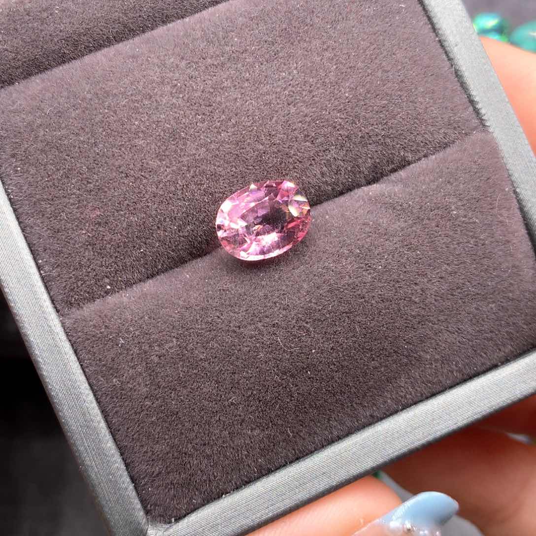 碧玺粉碧玺3.09克拉未镶嵌