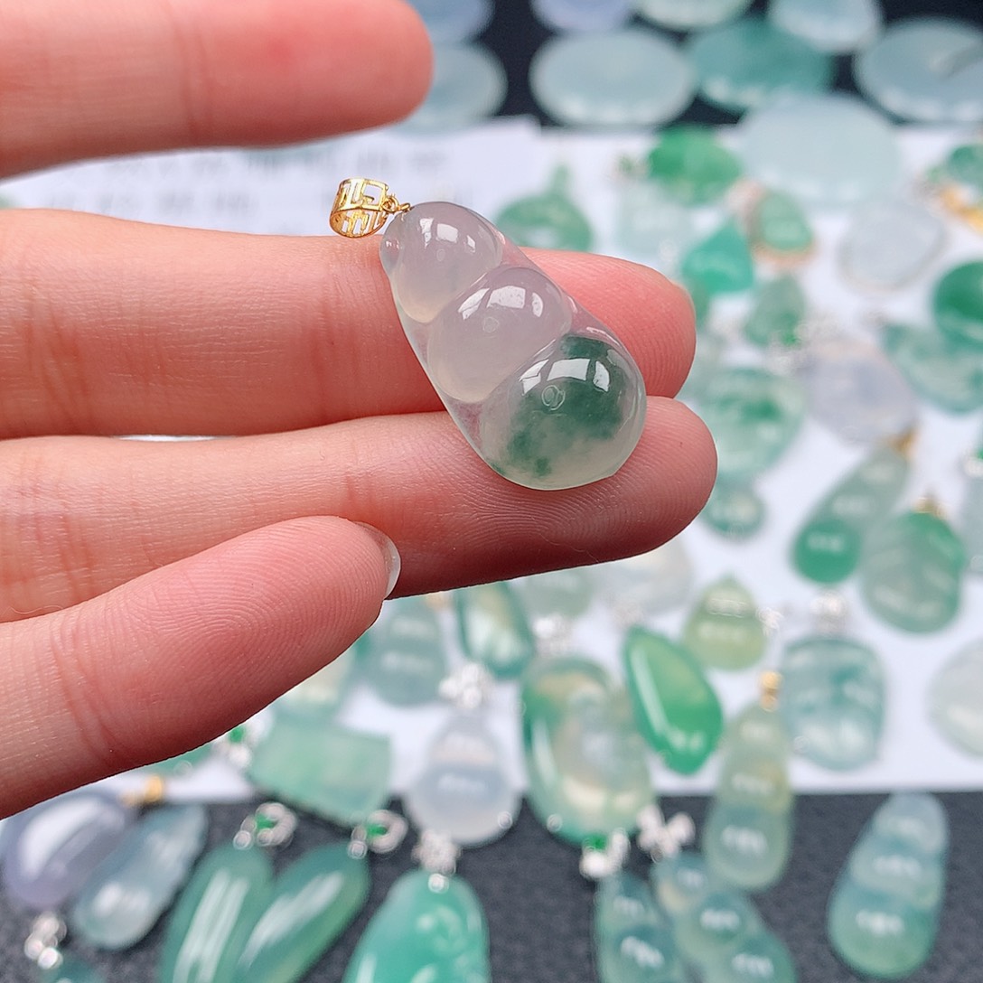 翡翠颈饰18K金镶嵌天然翡翠