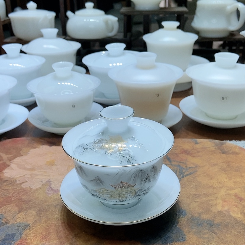 【闪购商品】在于其结构上具有独特功能