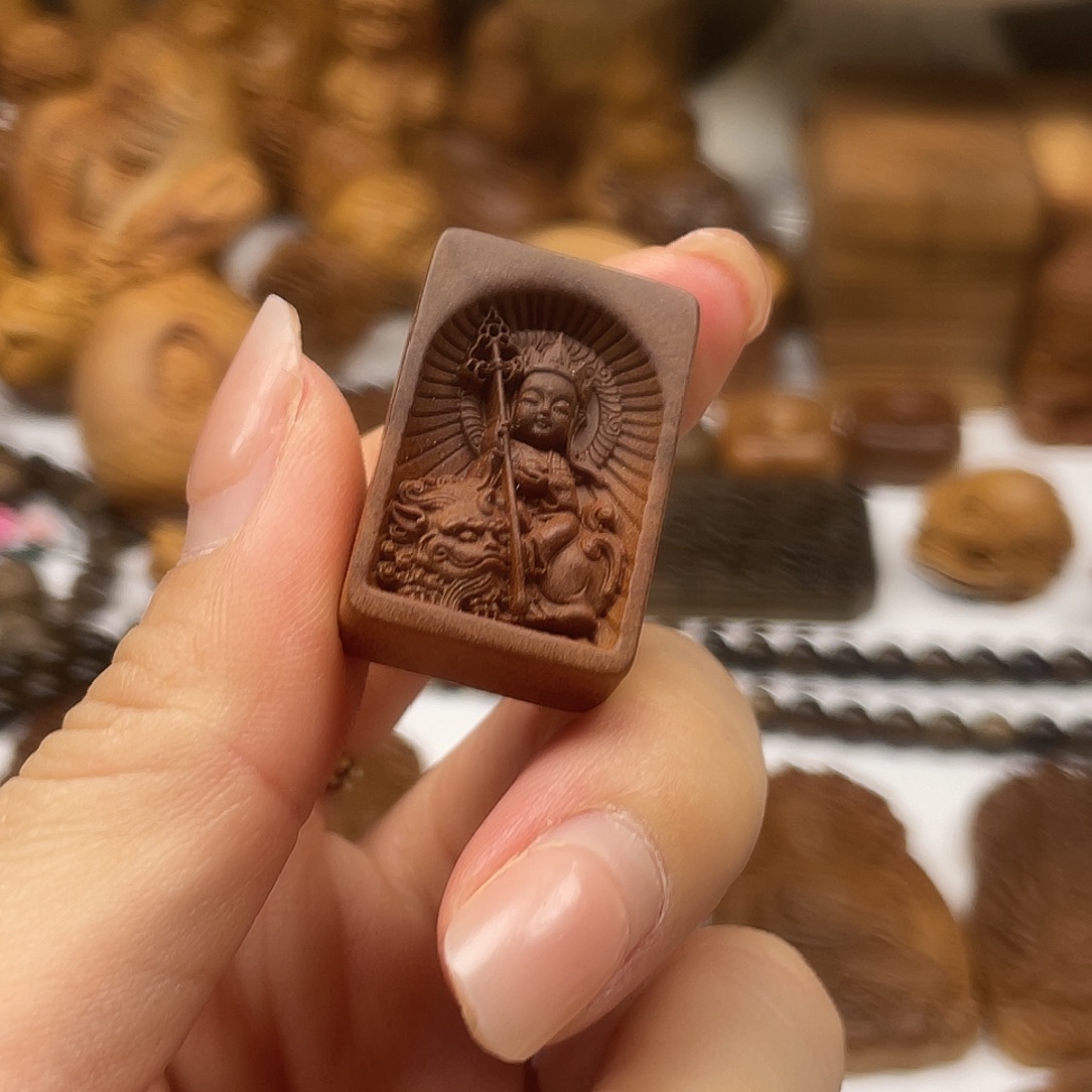 无事牌檀香木地藏王菩萨