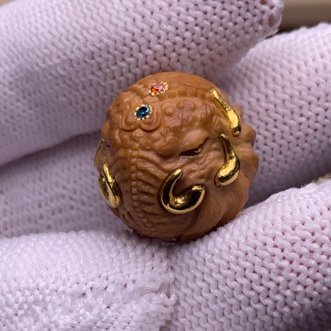 猴头核桃吊坠六牙18+