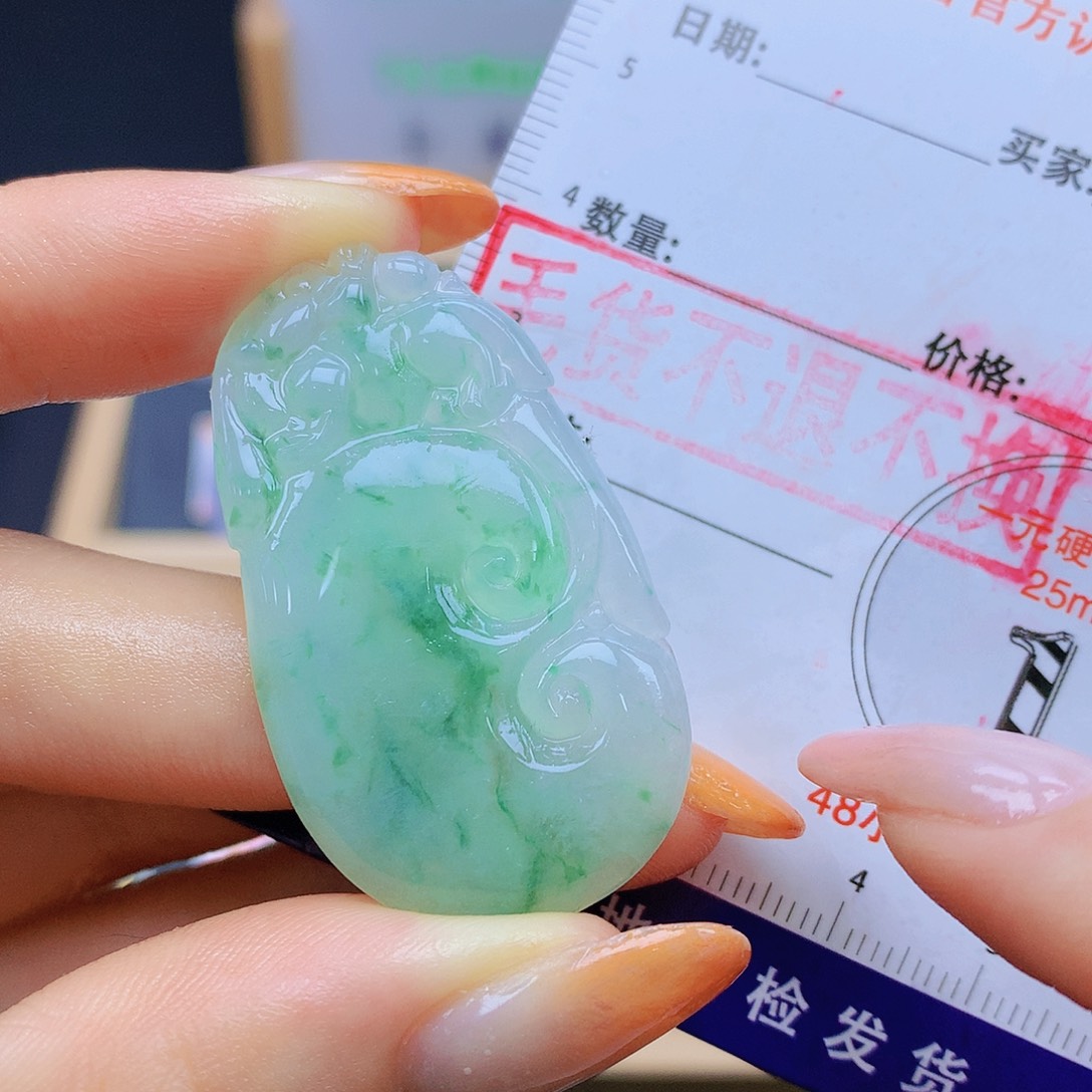 翡翠未镶嵌颈饰翡翠