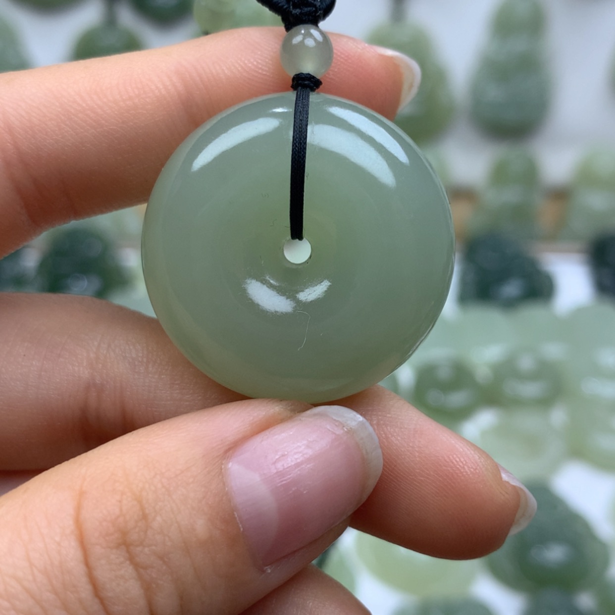 【闪购商品】颈饰未镶嵌和田玉